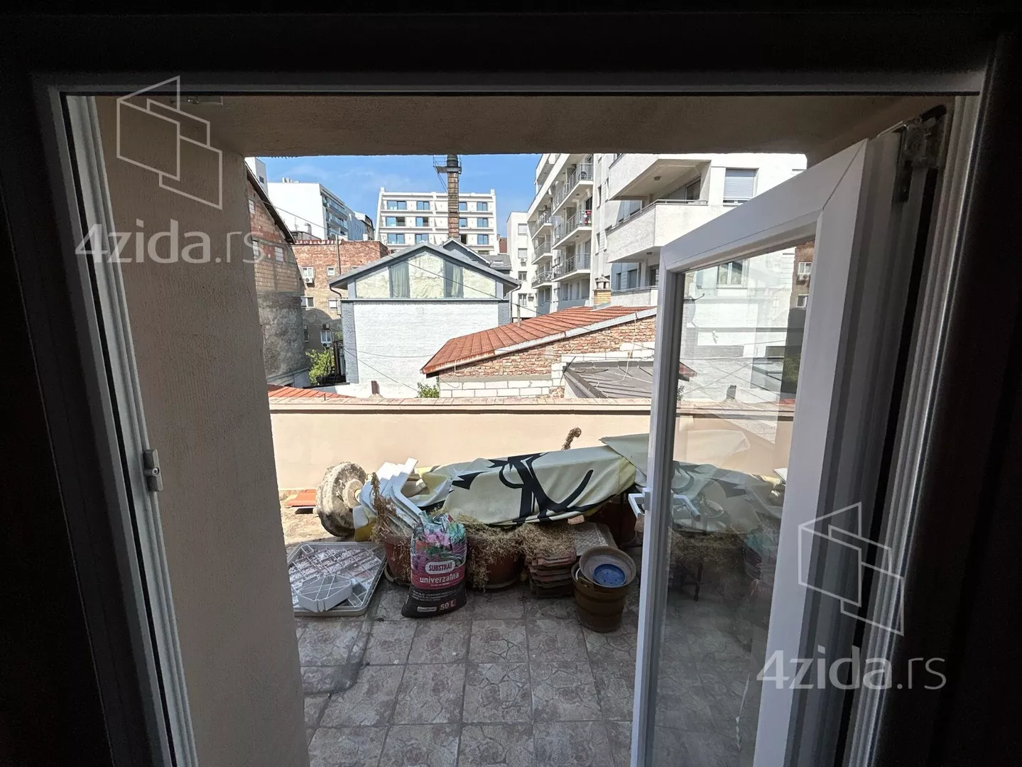 Četvoroiposoban stan | 4zida