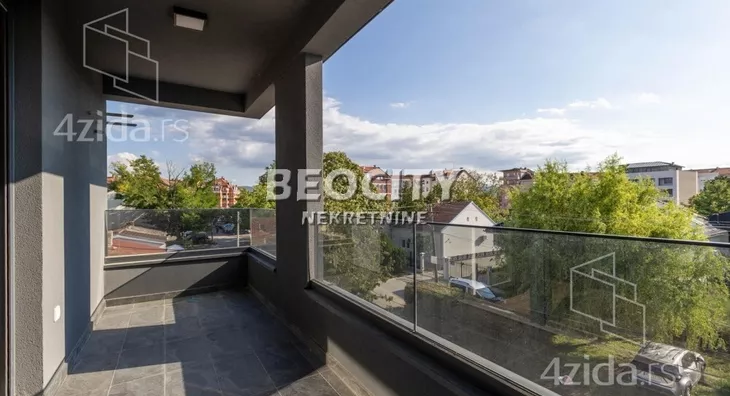 Četvoroiposoban stan | 4zida