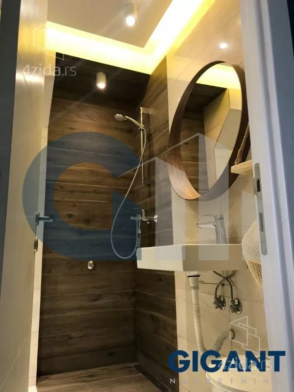 Petosoban stan | 4zida