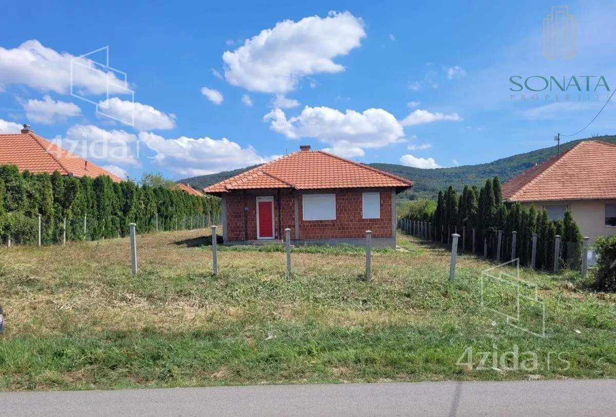 Plac | 4zida