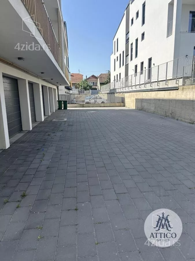 Troiposoban stan | 4zida