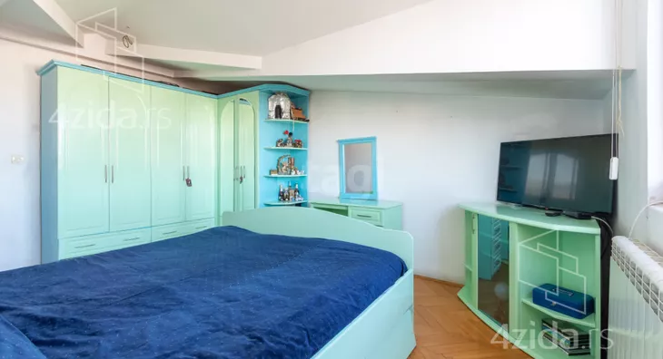 Šestosoban stan | 4zida