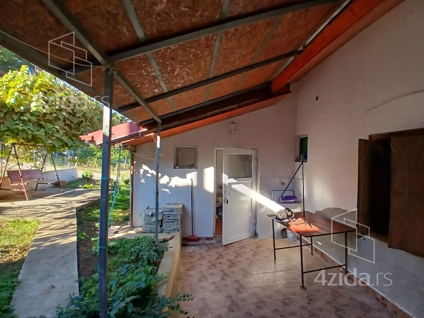 Lokal | 4zida