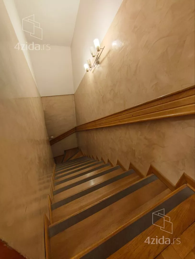 Četvoroiposoban stan | 4zida