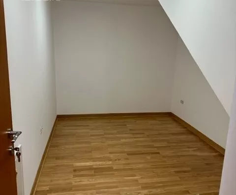 5-etažna kuća | 4zida