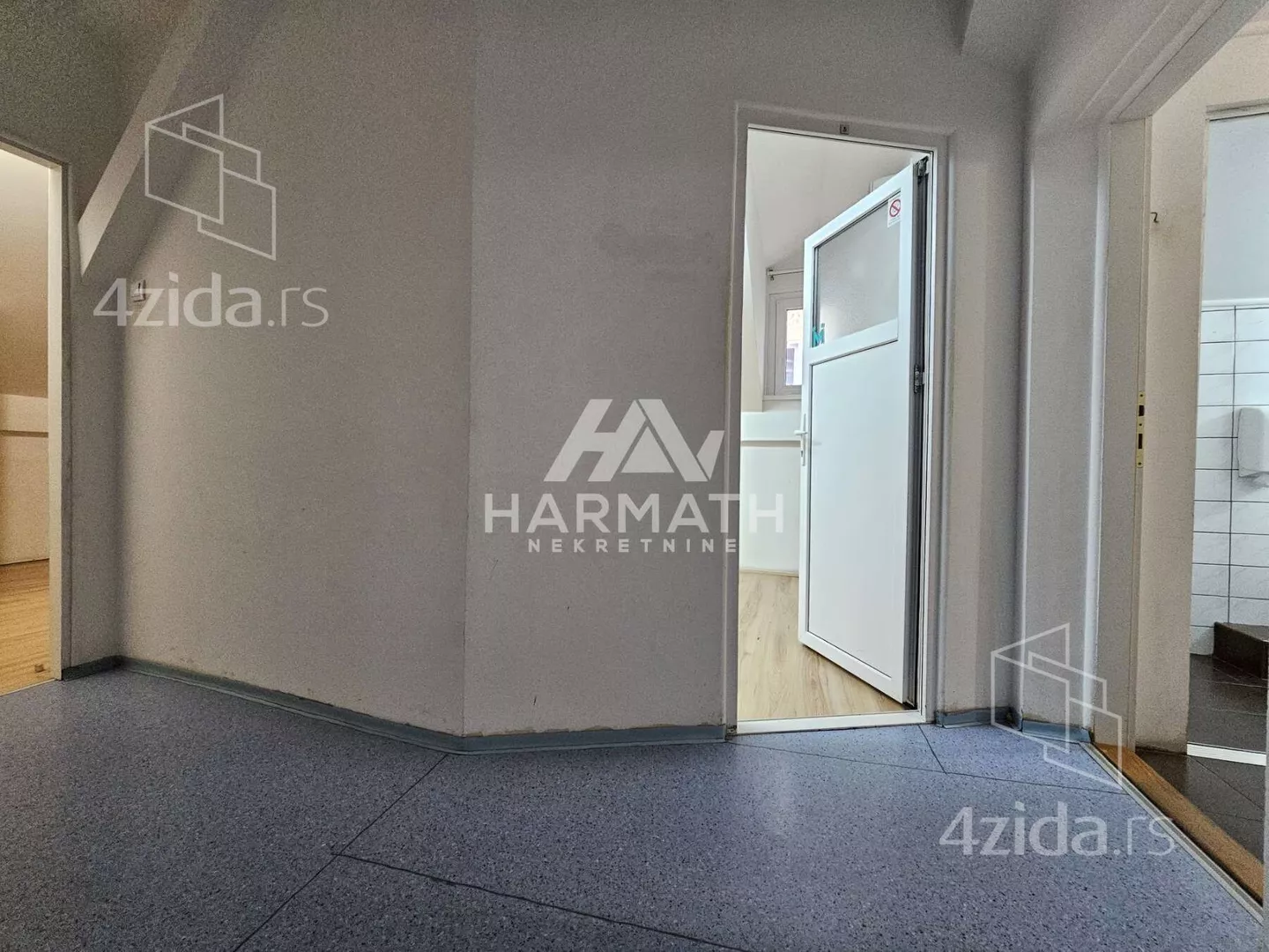 Poslovna zgrada | 4zida