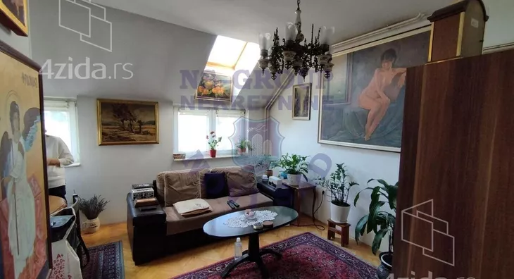 Troiposoban stan | 4zida