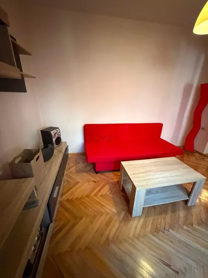 Prvomajska | 4zida.rs
