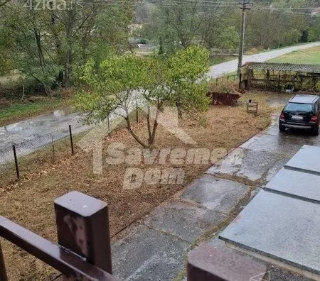 Poslovna zgrada | 4zida