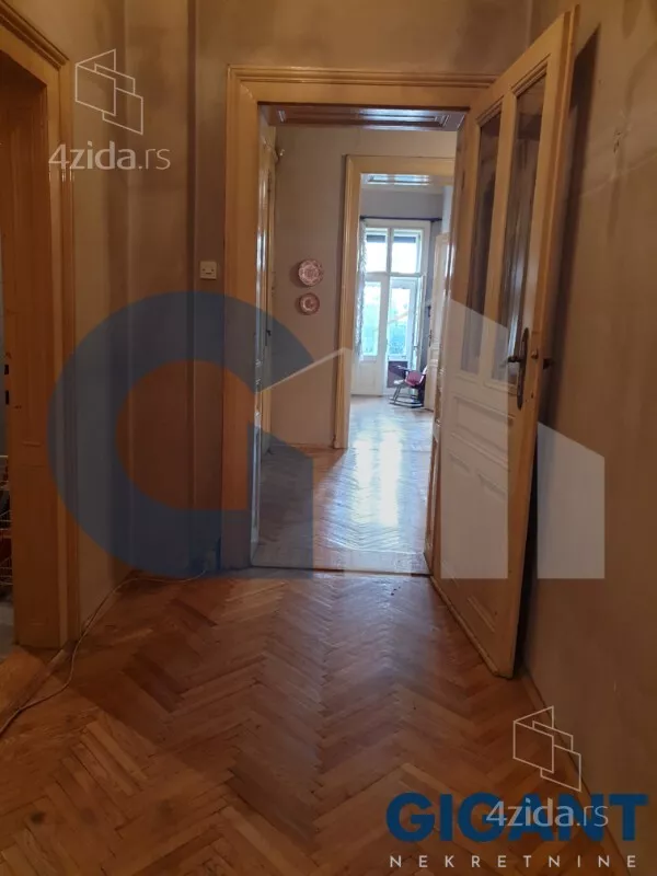 Petosoban stan | 4zida