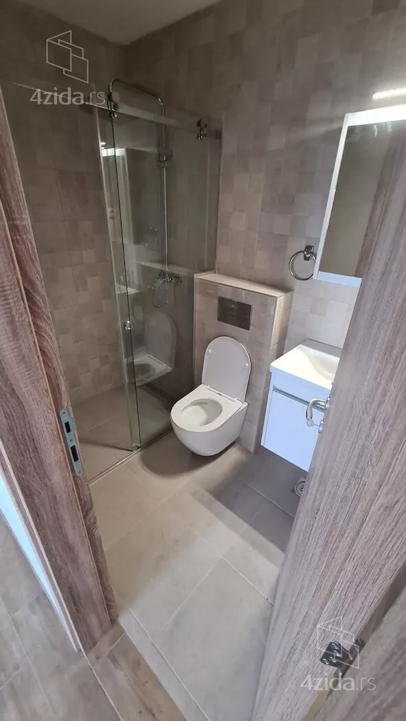 Četvoroiposoban stan | 4zida