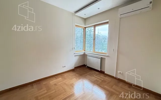 Šestosoban stan | 4zida