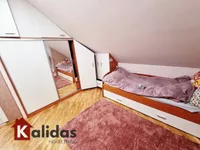 Šestosoban stan | 4zida