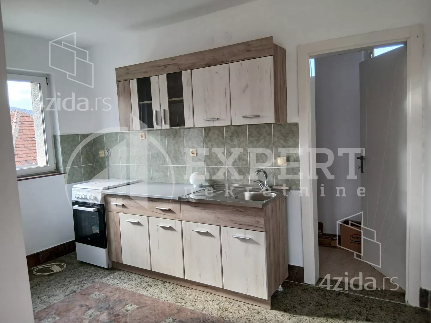 Lokal | 4zida