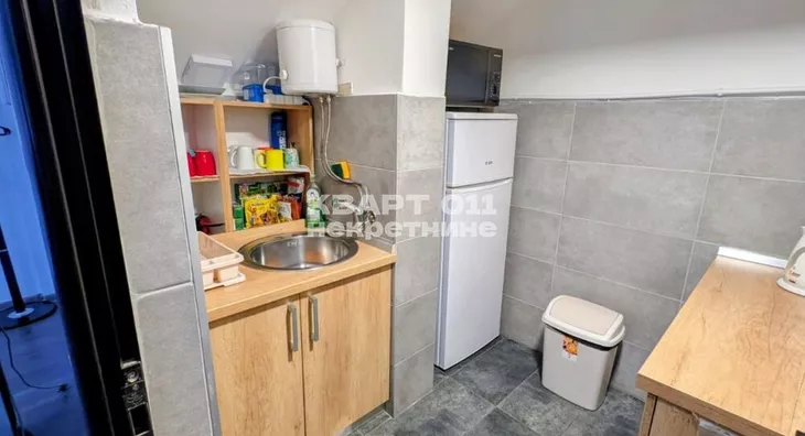 Poslovna zgrada | 4zida