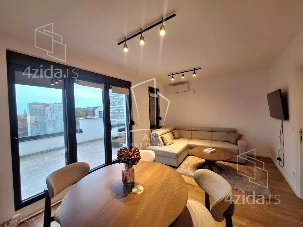 Troiposoban stan | 4zida