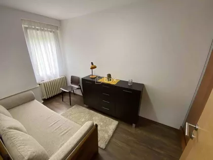 Dom Zdravlja | 4zida.rs