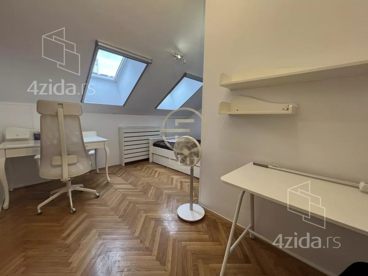 Četvoroiposoban stan | 4zida