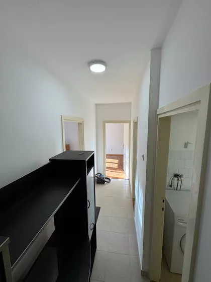 Učiteljska 12 | 4zida.rs