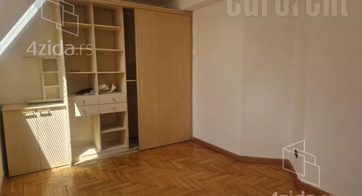 Šestosoban stan | 4zida
