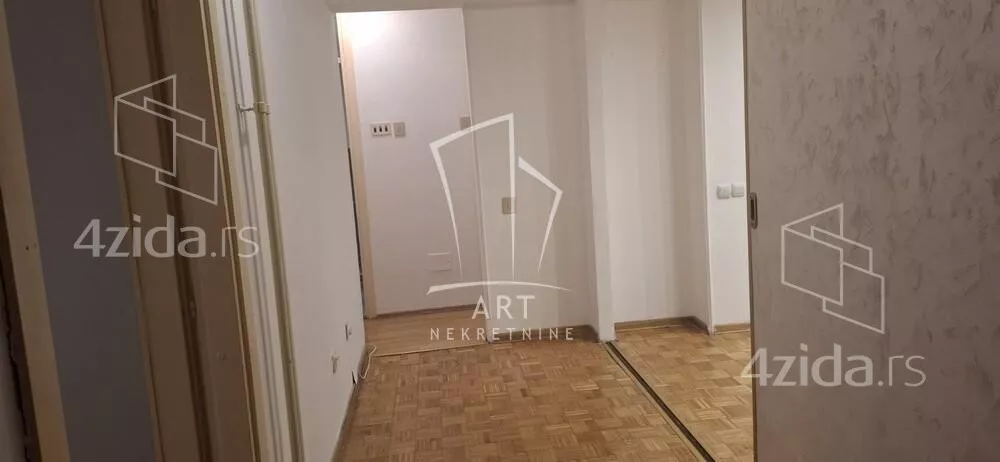 Četvoroiposoban stan | 4zida