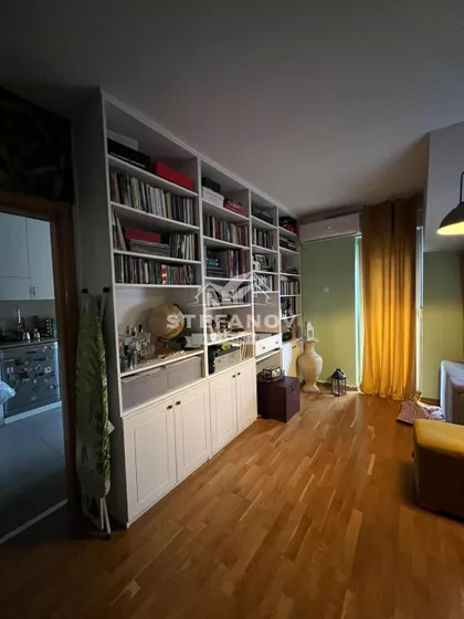 Mala Amerika | 4zida.rs