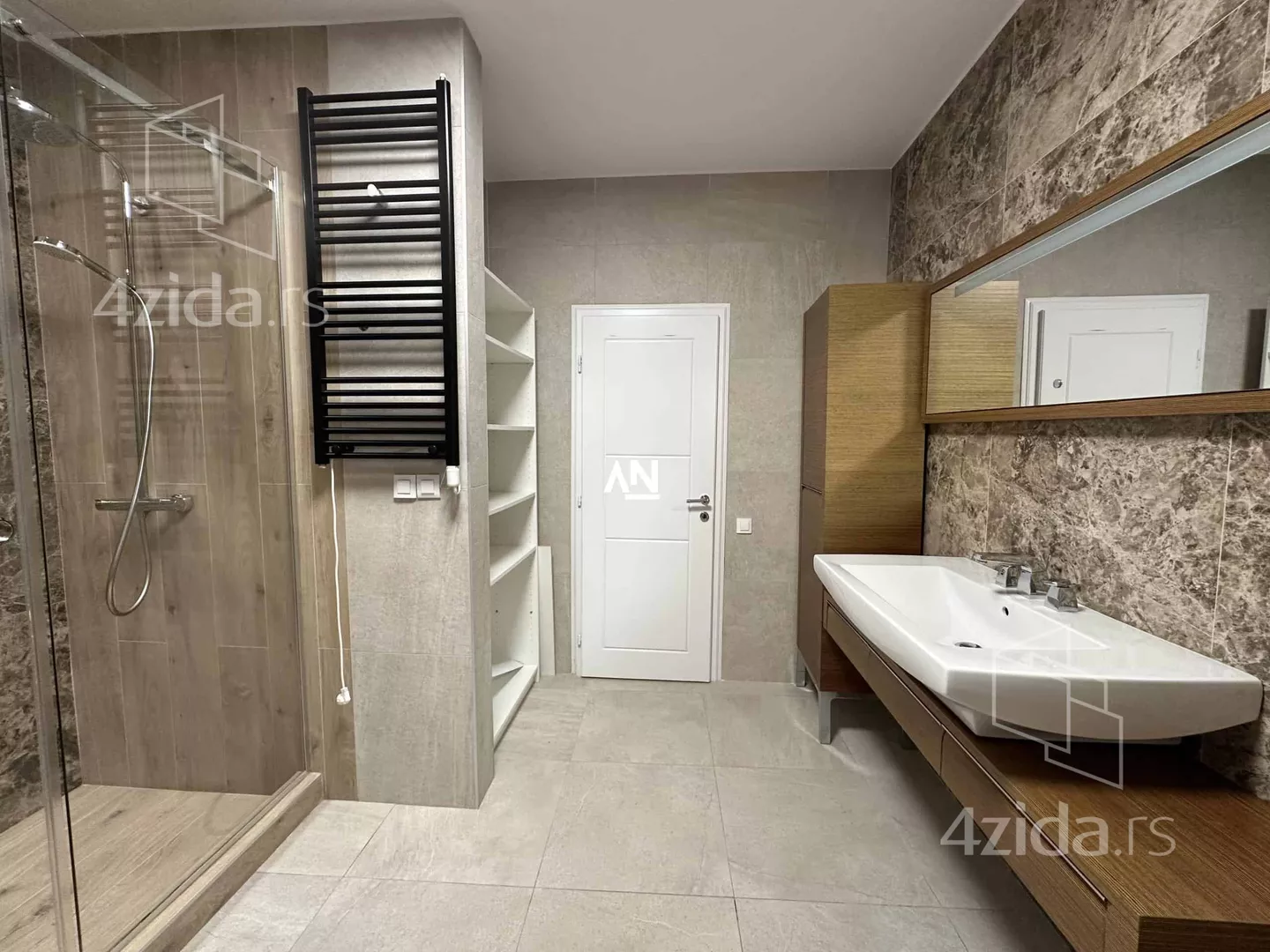 Petosoban stan | 4zida