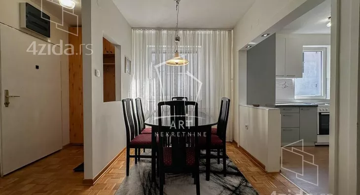 Troiposoban stan | 4zida