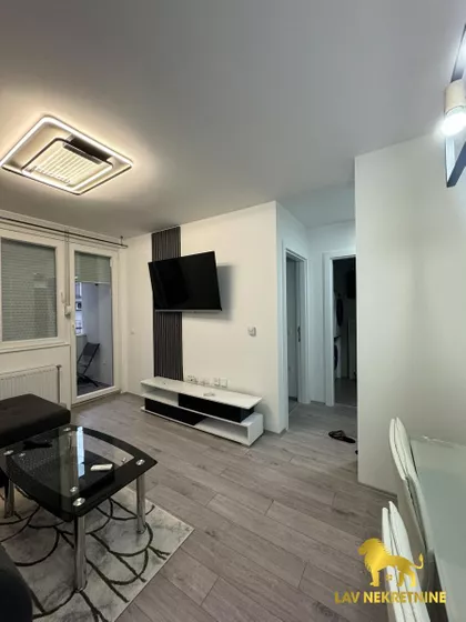 JANKA ČMELIKA | 4zida.rs