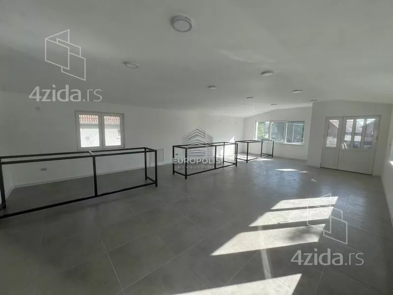 Lokal | 4zida