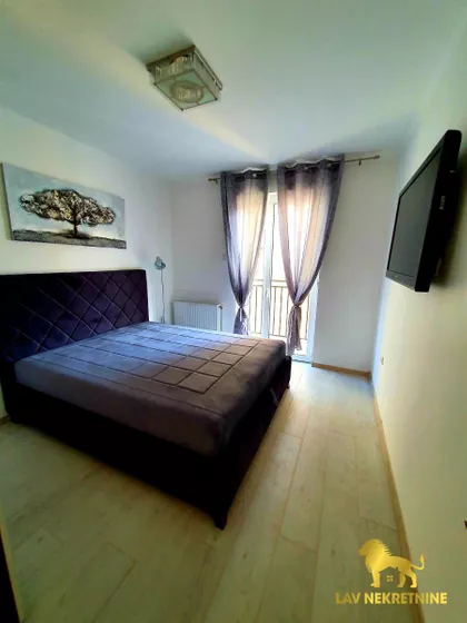 ŽELEZNIČKA | 4zida.rs