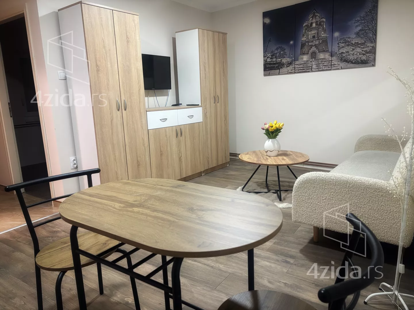 Jednoiposoban stan | 4zida