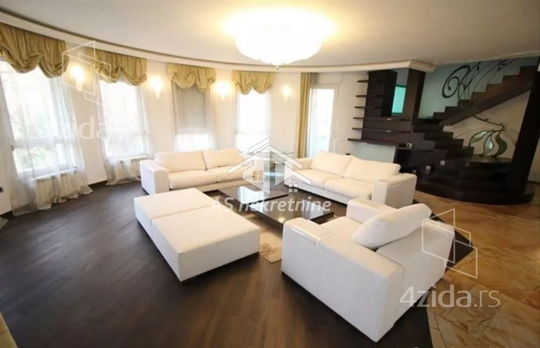 Četvoroiposoban stan | 4zida