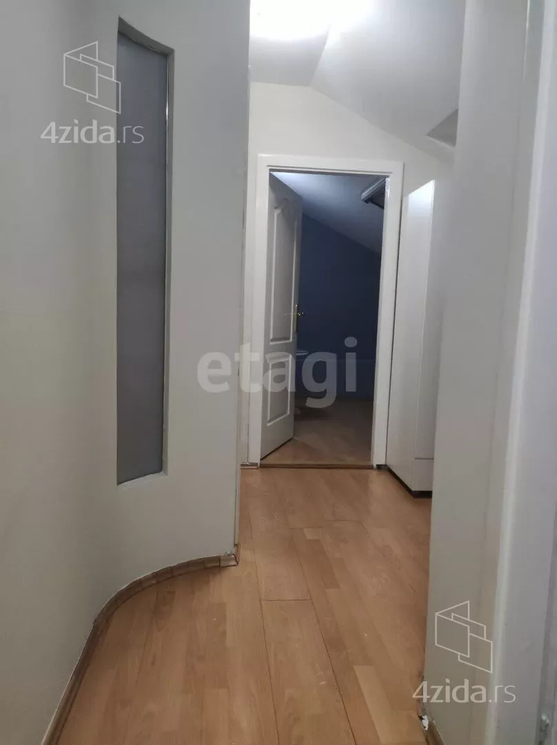 Četvoroiposoban stan | 4zida
