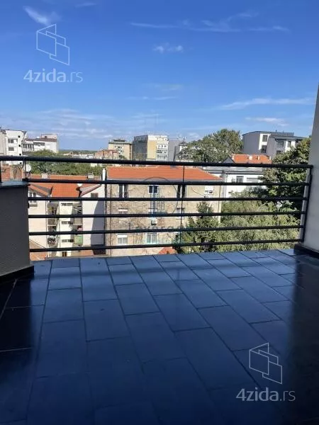 Šestosoban stan | 4zida