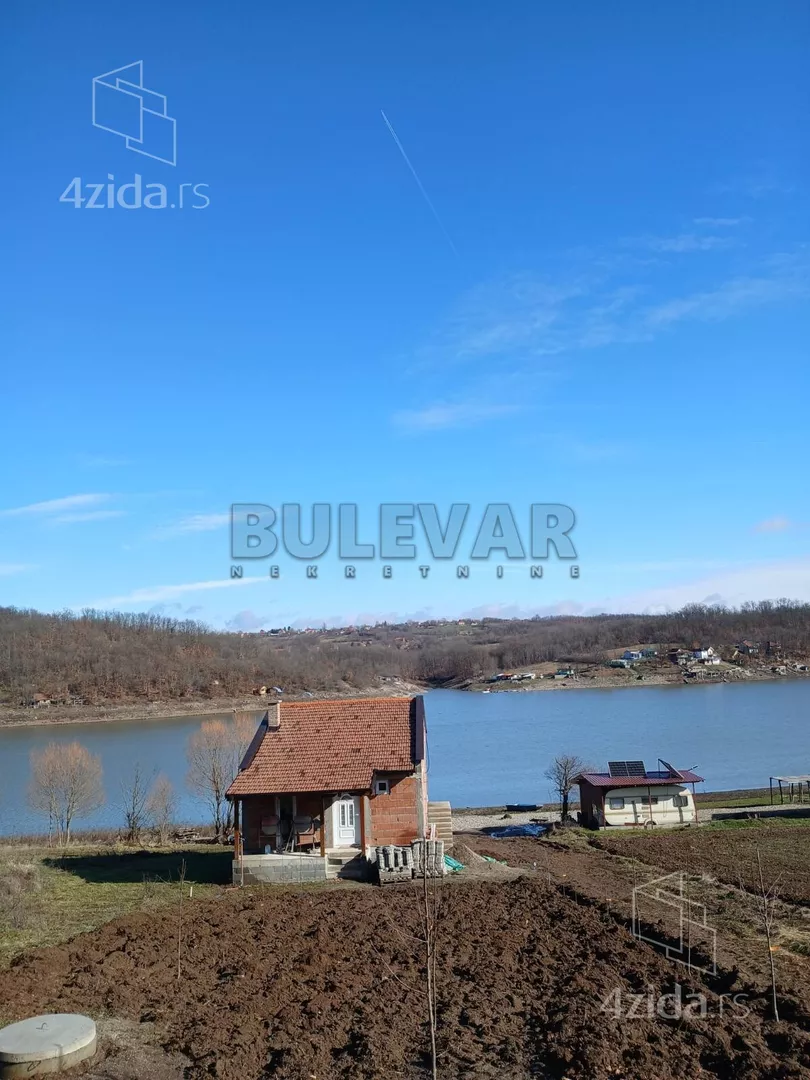 Građevinsko zemljište | 4zida