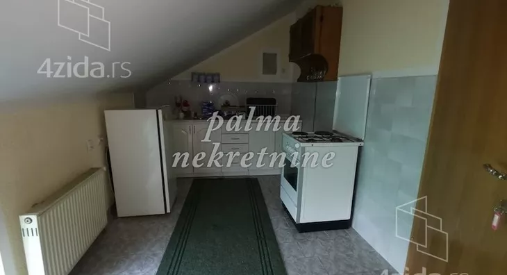 Poslovna zgrada | 4zida