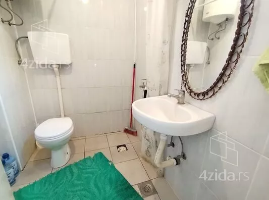 Četvoroiposoban stan | 4zida