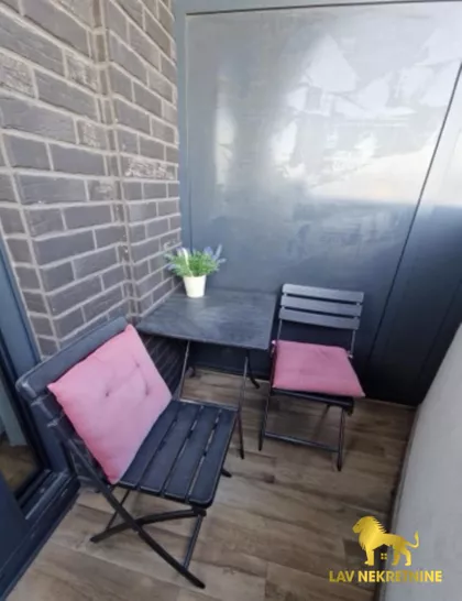 TRG GALERIJA | 4zida.rs