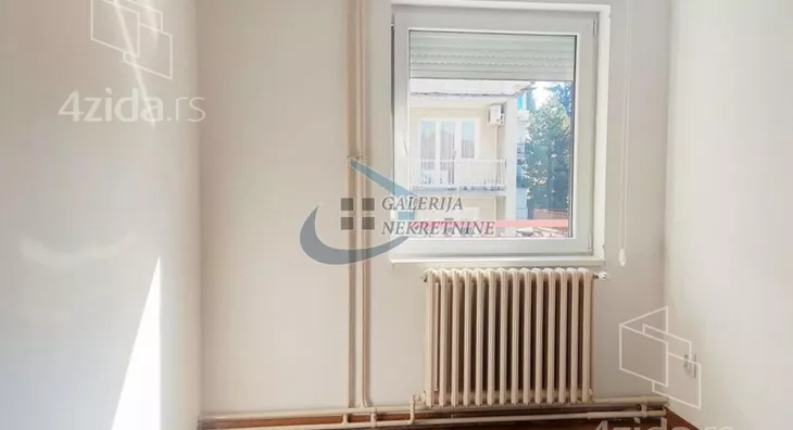 Četvoroiposoban stan | 4zida