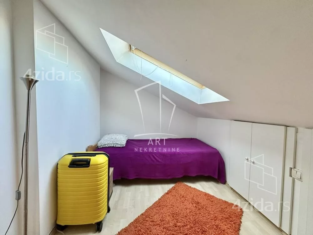 Troiposoban stan | 4zida