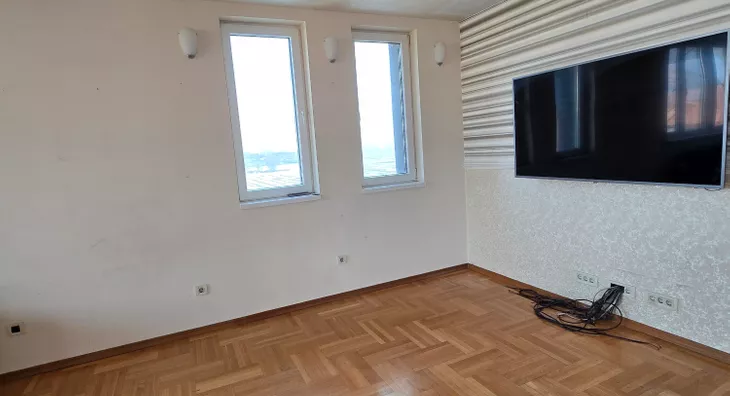 Šestosoban stan | 4zida