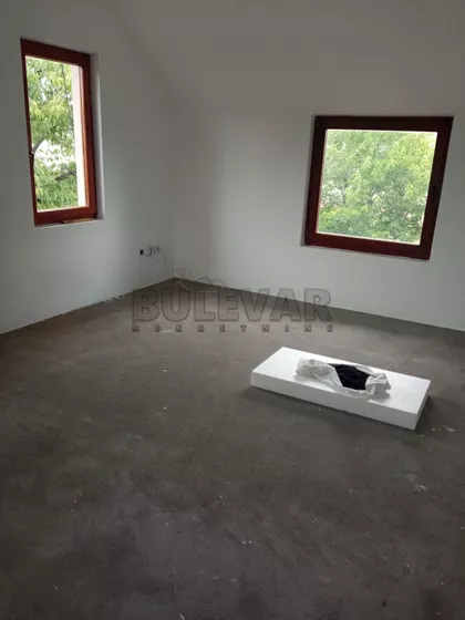 Gornjomilanovačka | 4zida.rs