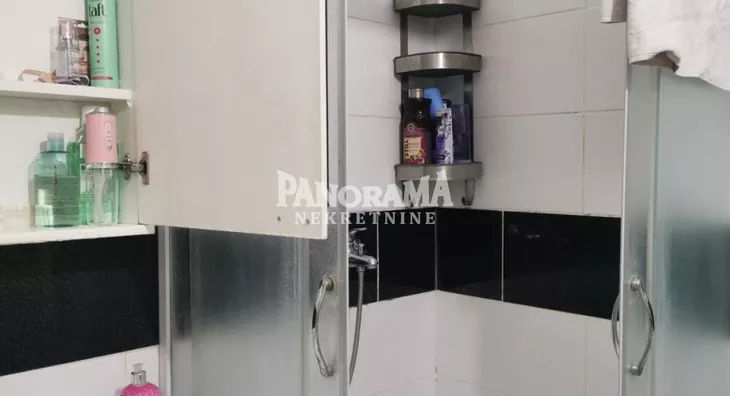 Četvoroiposoban stan | 4zida