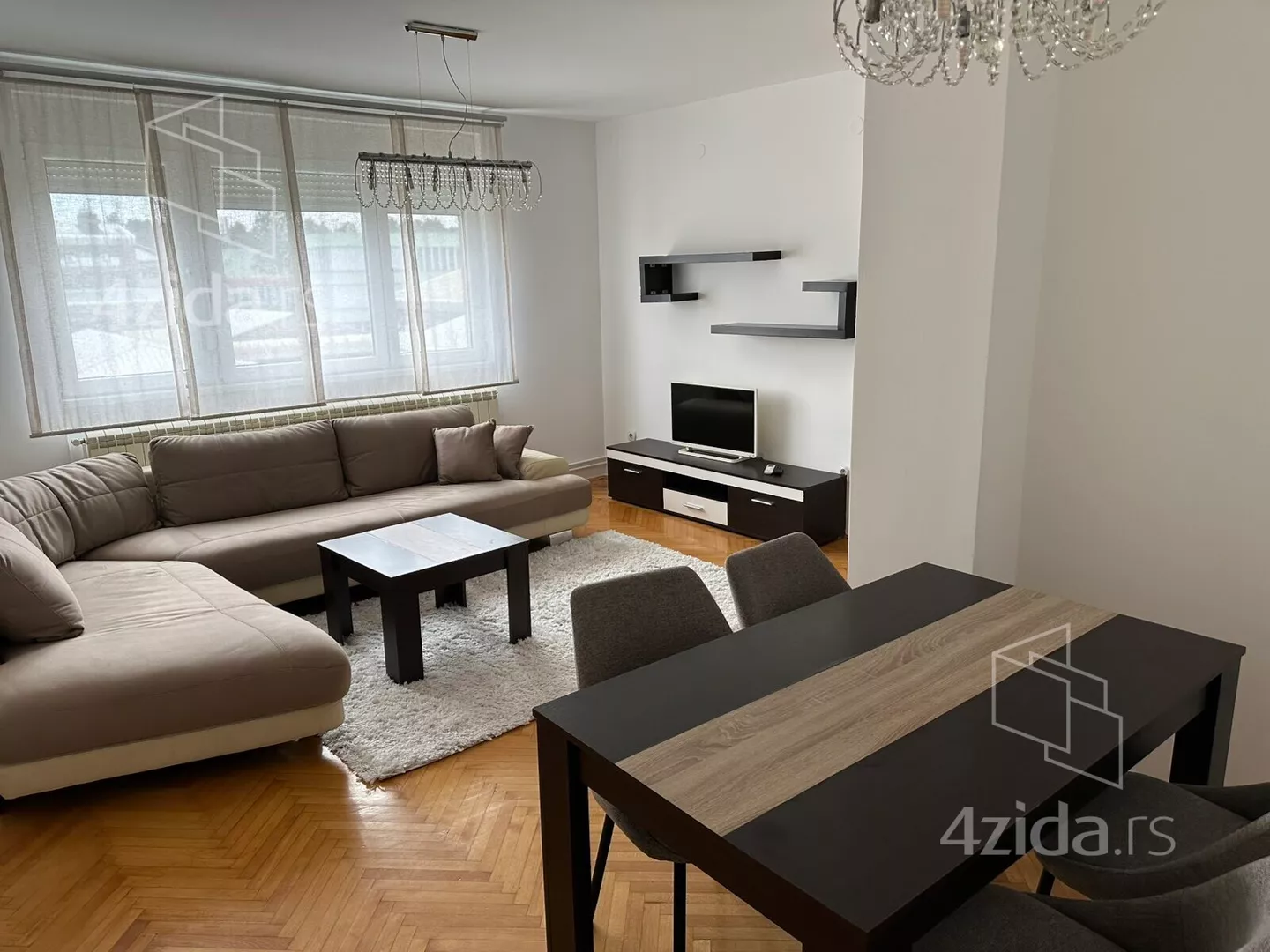 Dvoiposoban stan | 4zida