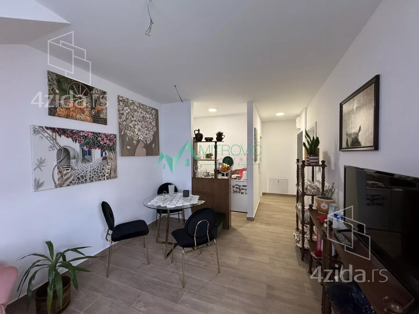 Jednoiposoban stan | 4zida