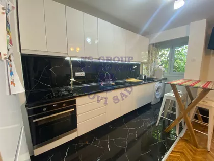 Cara Dušana | 4zida.rs