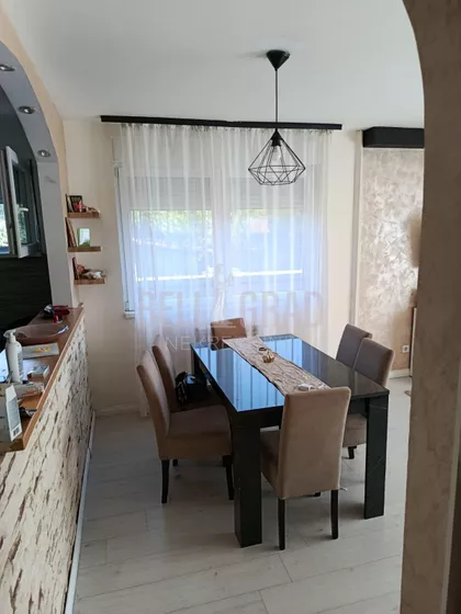 Tršćanska | 4zida.rs