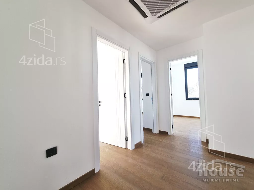 Četvoroiposoban stan | 4zida