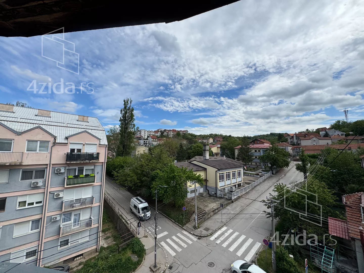Četvoroiposoban stan | 4zida